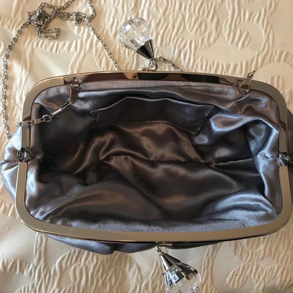 Silver Clutch - Picture 5 of 5
